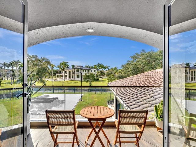 1021 NW 115th Ave, Plantation, FL 33323