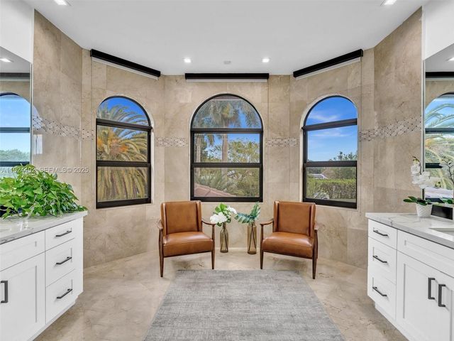 1021 NW 115th Ave, Plantation, FL 33323