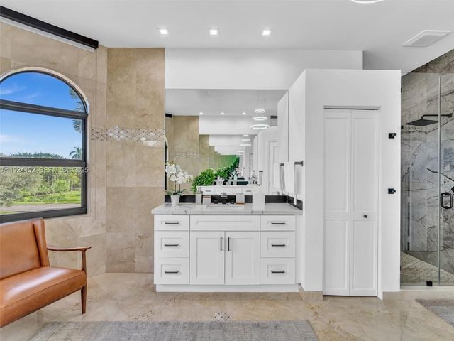 1021 NW 115th Ave, Plantation, FL 33323