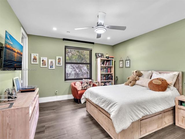 1021 NW 115th Ave, Plantation, FL 33323