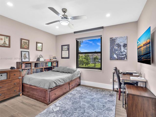 1021 NW 115th Ave, Plantation, FL 33323