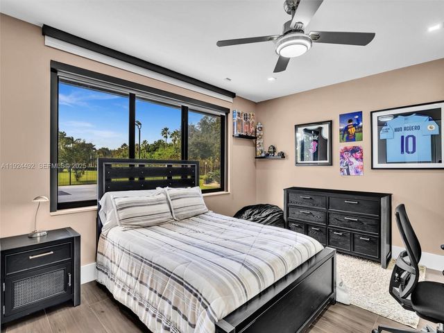 1021 NW 115th Ave, Plantation, FL 33323