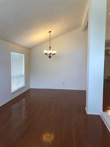 10810 Swan Glen Drive, Houston, TX 77099