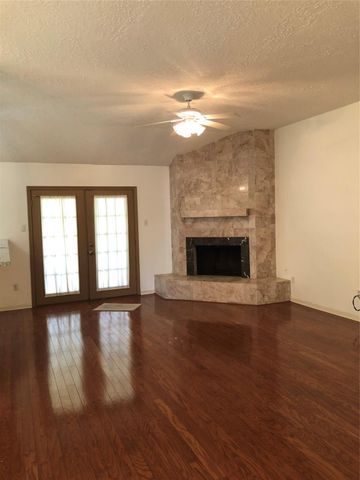10810 Swan Glen Drive, Houston, TX 77099