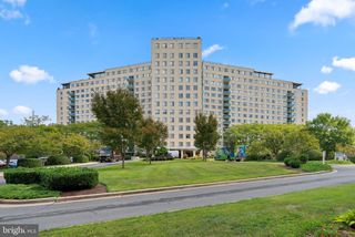 10401 GROSVENOR PL #413, Rockville, MD 20852