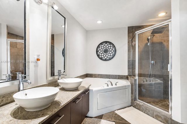 3029 NE 188th St 405, Aventura, FL 33180