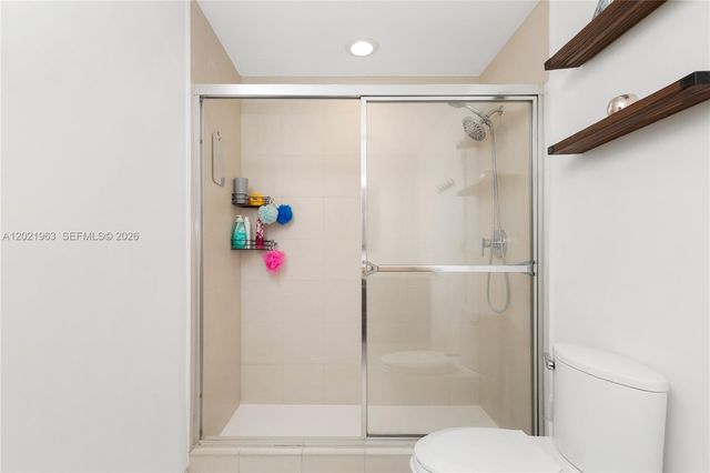 3029 NE 188th St 405, Aventura, FL 33180