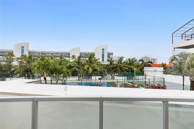 3029 NE 188th St 405, Aventura, FL 33180