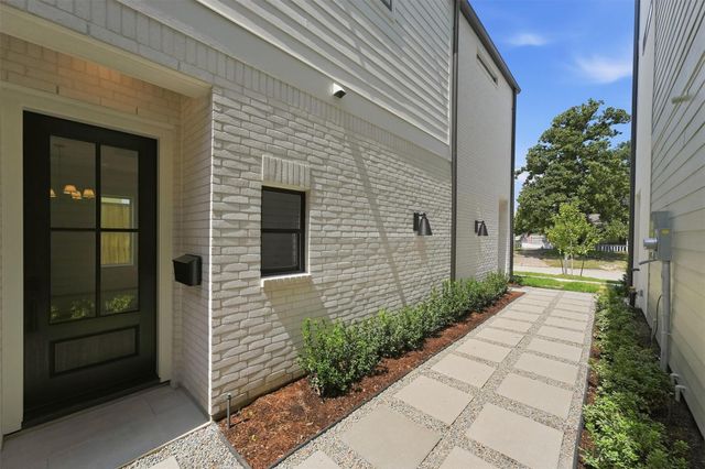 8555 Forum Drive, Houston, TX 77055