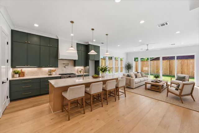8555 Forum Drive, Houston, TX 77055
