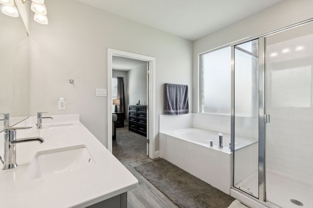 622 Summer Grove Drive, Midlothian, TX 76065