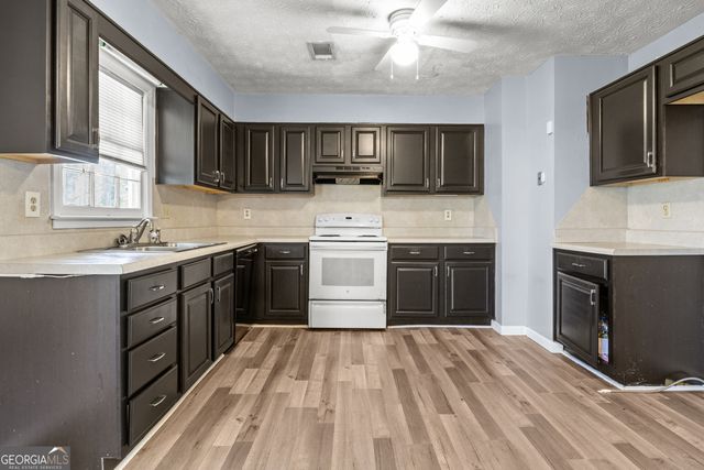 3878 Trenton Drive, Snellville, GA 30039