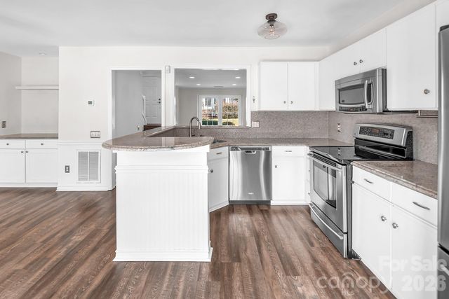 8228 Legare Court, Charlotte, NC 28210