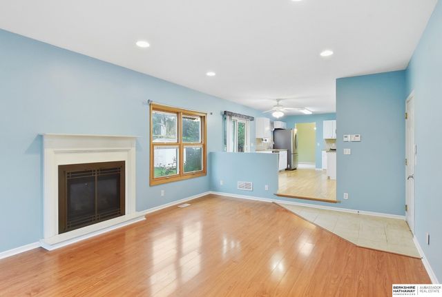 9823 Brentwood Drive, La Vista, NE 68128