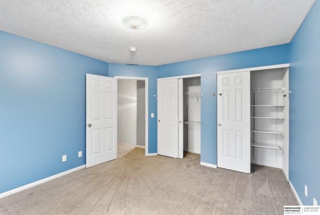 9823 Brentwood Drive, La Vista, NE 68128
