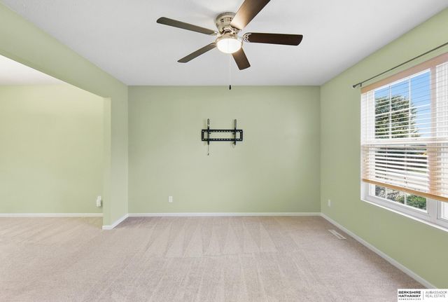9823 Brentwood Drive, La Vista, NE 68128