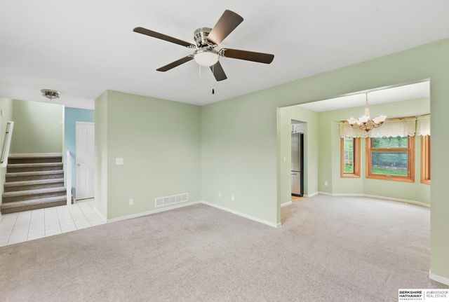 9823 Brentwood Drive, La Vista, NE 68128