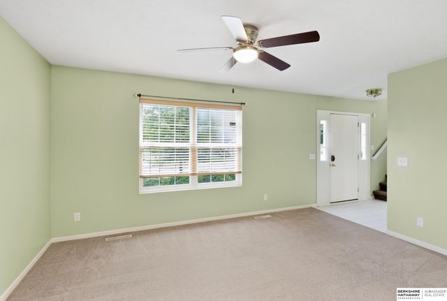 9823 Brentwood Drive, La Vista, NE 68128