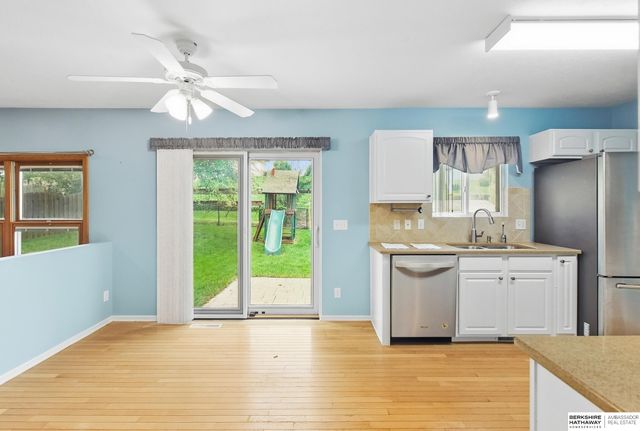 9823 Brentwood Drive, La Vista, NE 68128