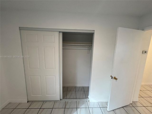 1719 NW 16th St A, Miami, FL 33125