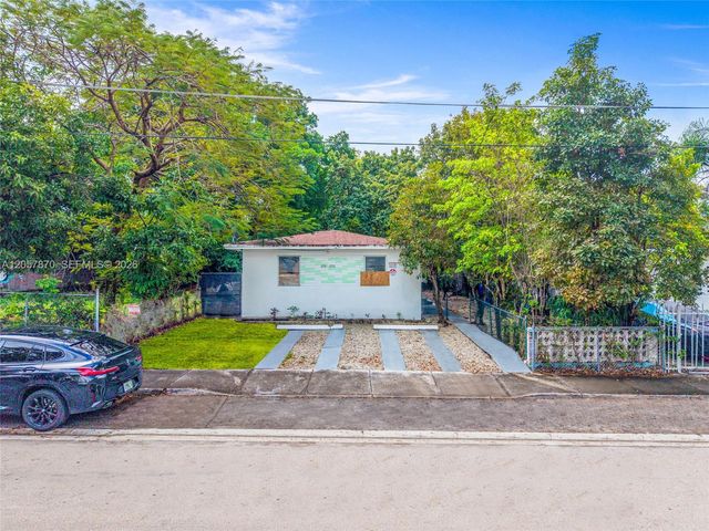 270-272 NW 35th St, Miami, FL 33127