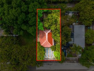 270-272 NW 35th St, Miami, FL 33127