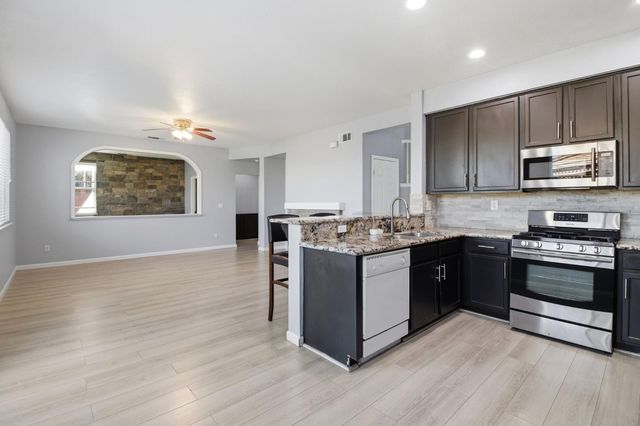 467 Calcite Ave, Lathrop, CA 95330