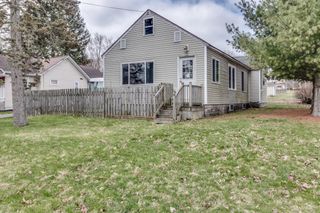 167 Sharon Avenue, Pennfield Twp, MI 49017