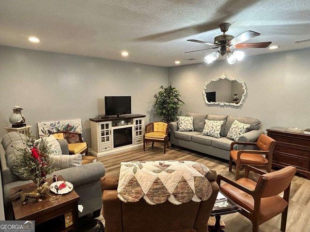 1348 S Us Hwy 1, Alma, GA 31510