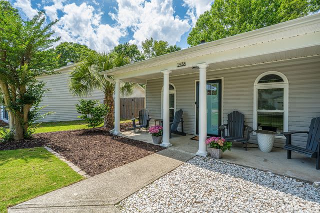 1938 Armory Drive, Mount Pleasant, SC 29466