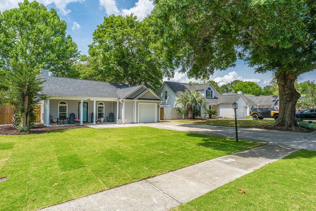 1938 Armory Drive, Mount Pleasant, SC 29466