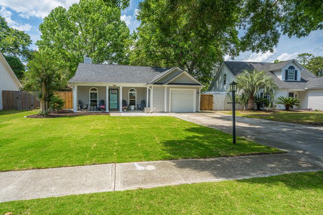 1938 Armory Drive, Mount Pleasant, SC 29466