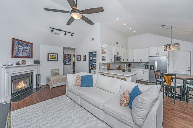 1938 Armory Drive, Mount Pleasant, SC 29466