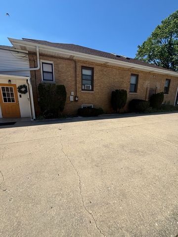 4825 W Jarlath Street, Lincolnwood, IL 60712