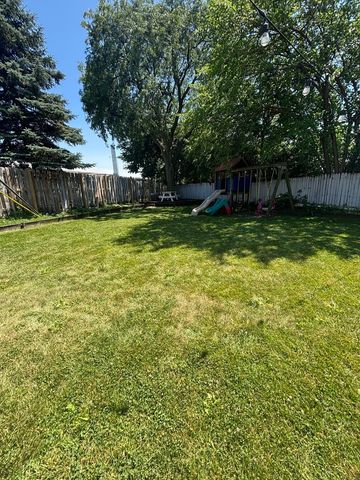 4825 W Jarlath Street, Lincolnwood, IL 60712