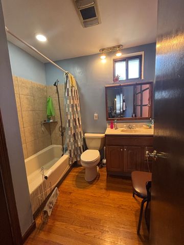 4825 W Jarlath Street, Lincolnwood, IL 60712