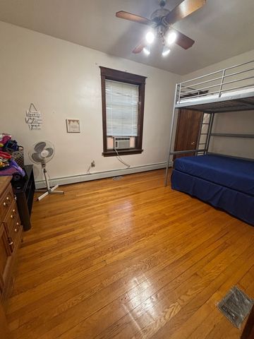 4825 W Jarlath Street, Lincolnwood, IL 60712