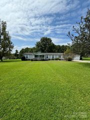 1789 N Ingleside Farm Road, Iron Station, NC 8080