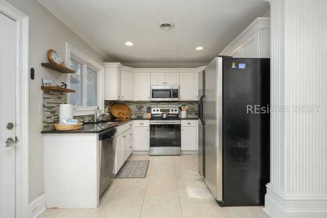 91 Lawton Rd, Hilton Head Island, SC 29928