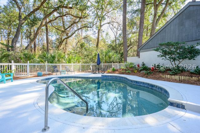 91 Lawton Rd, Hilton Head Island, SC 29928