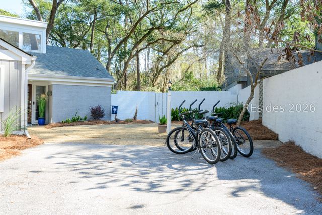 91 Lawton Rd, Hilton Head Island, SC 29928