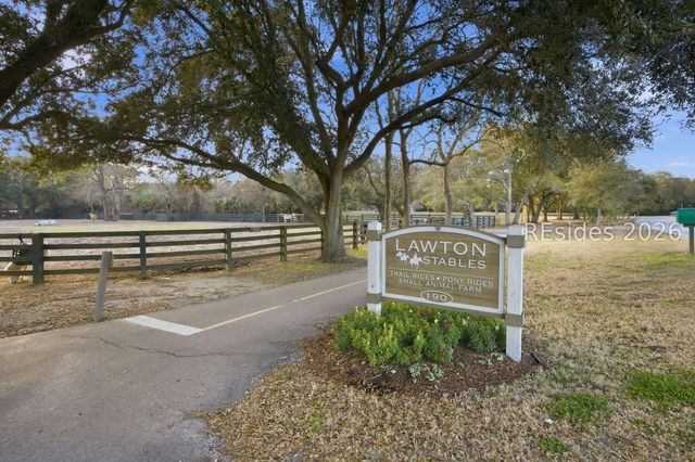 91 Lawton Rd, Hilton Head Island, SC 29928