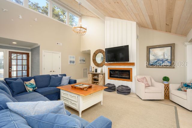 91 Lawton Rd, Hilton Head Island, SC 29928