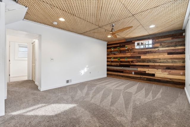 618 N 40 Street, Council Bluffs, IA 51501