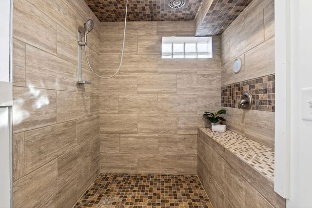 618 N 40 Street, Council Bluffs, IA 51501