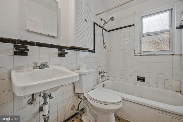 3518 LONGFELLOW ST, Hyattsville, MD 20782