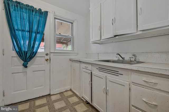 3518 LONGFELLOW ST, Hyattsville, MD 20782