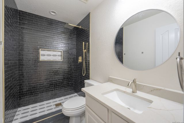 227 Waxberry TRL, San Antonio, TX 78256