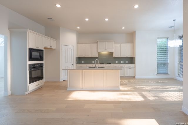 227 Waxberry TRL, San Antonio, TX 78256