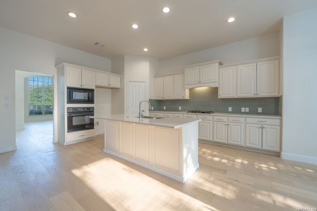 227 Waxberry TRL, San Antonio, TX 78256